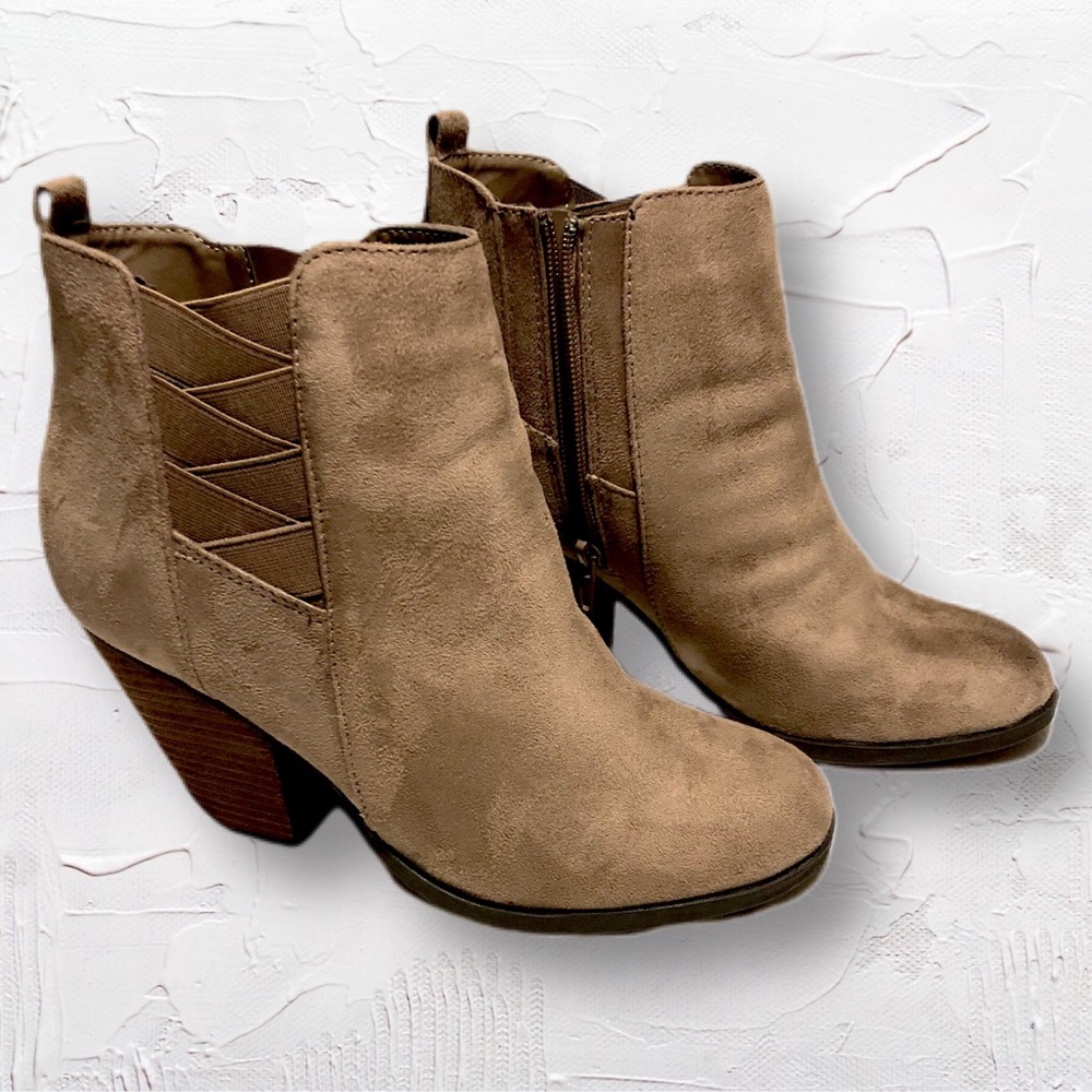 Mix no. 6 heeled Ankle Boot Vincee in Taupe Women’s SZ 9 US